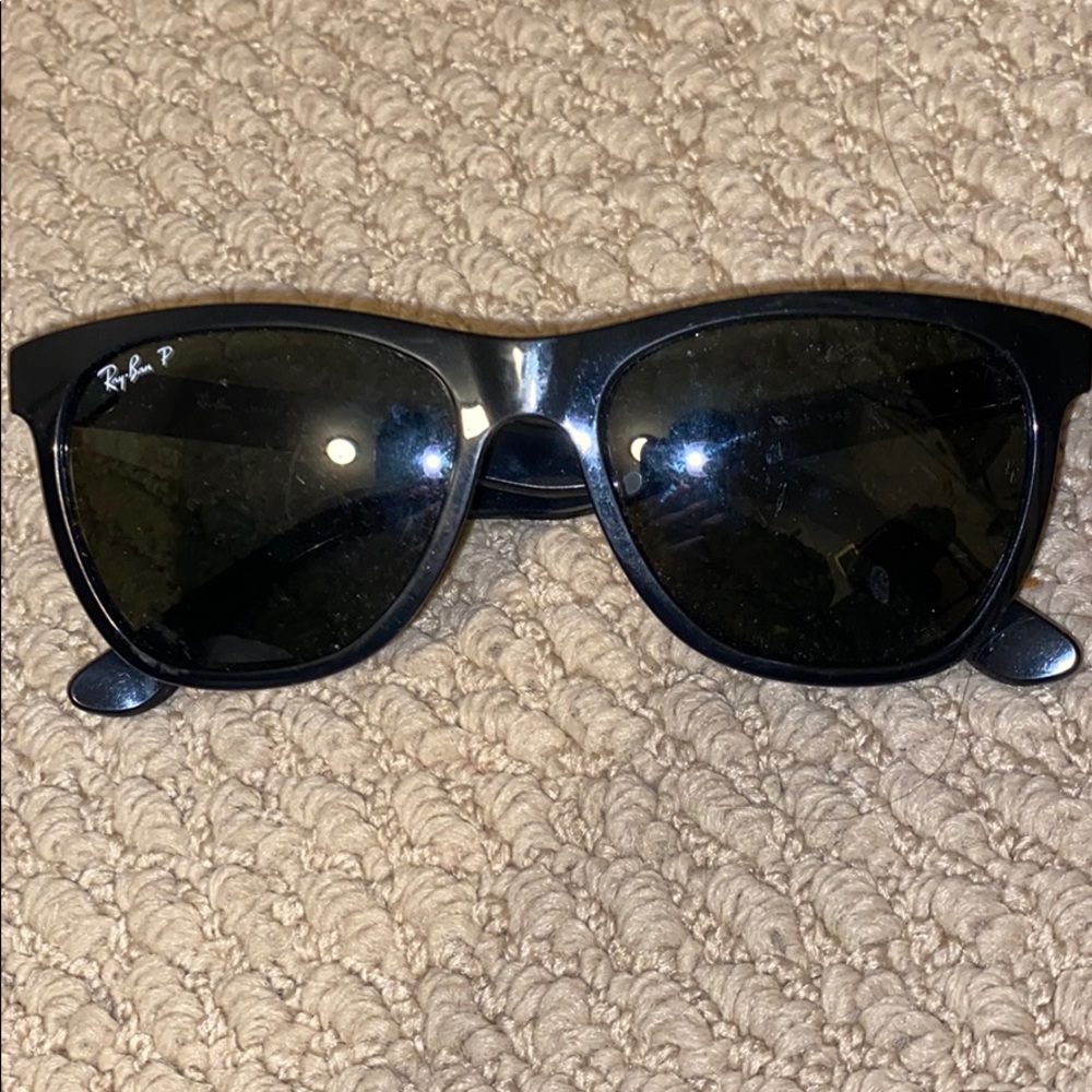 Black ray bans